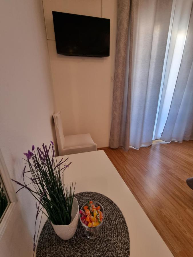 Apartments Lili 比奥格勒·纳·莫鲁 外观 照片