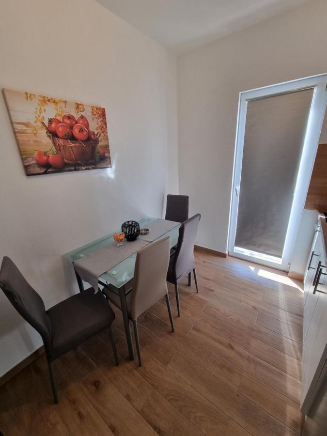Apartments Lili 比奥格勒·纳·莫鲁 外观 照片
