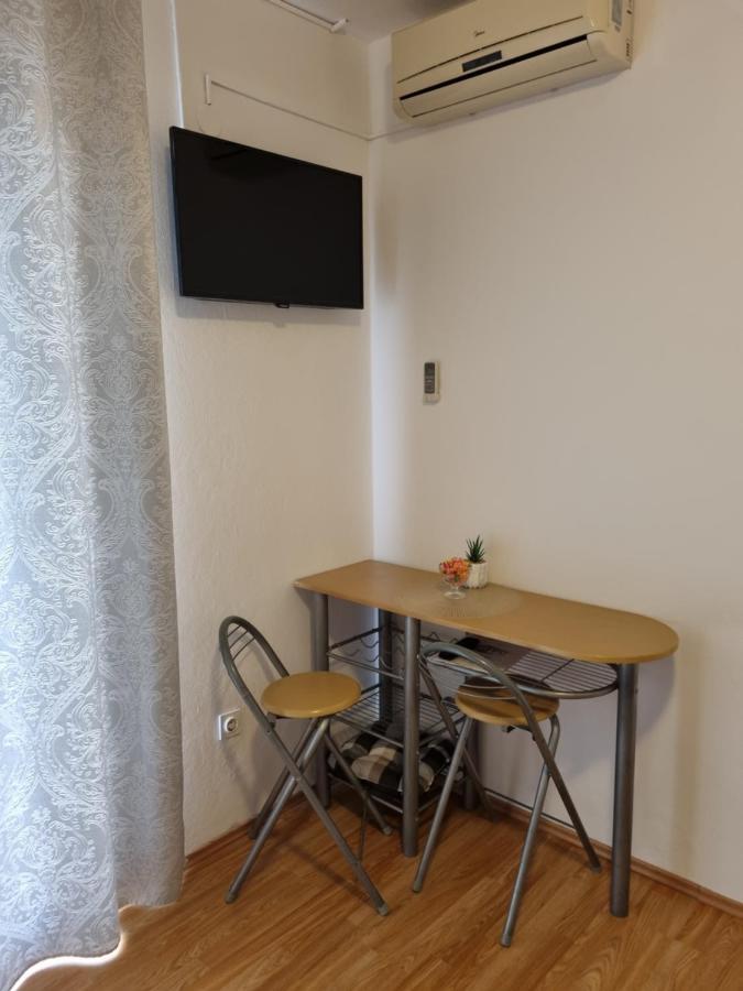 Apartments Lili 比奥格勒·纳·莫鲁 外观 照片