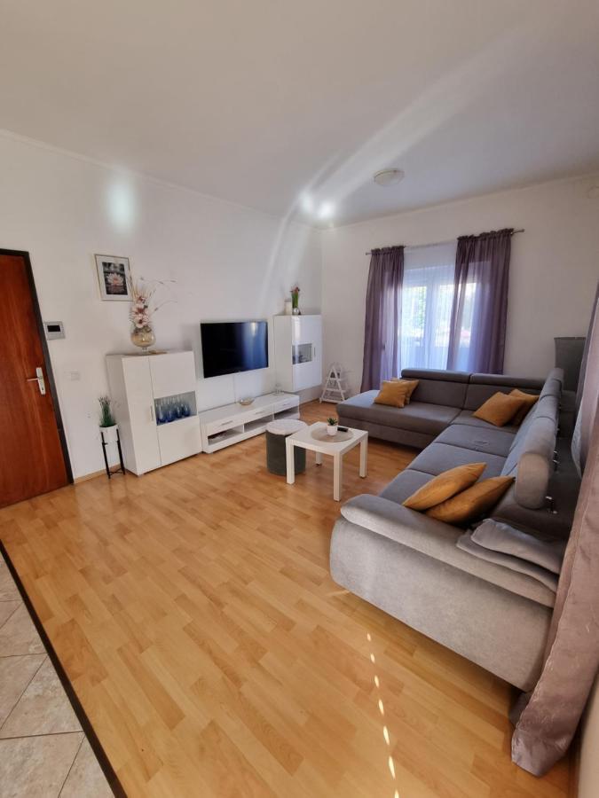 Apartments Lili 比奥格勒·纳·莫鲁 外观 照片