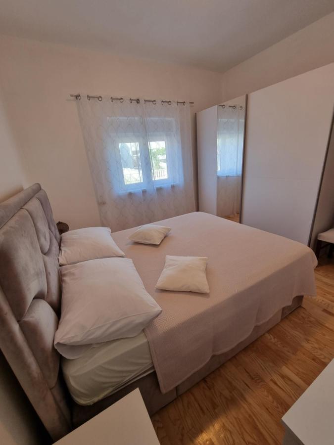 Apartments Lili 比奥格勒·纳·莫鲁 外观 照片
