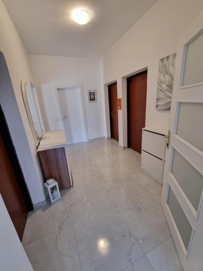 Apartments Lili 比奥格勒·纳·莫鲁 外观 照片
