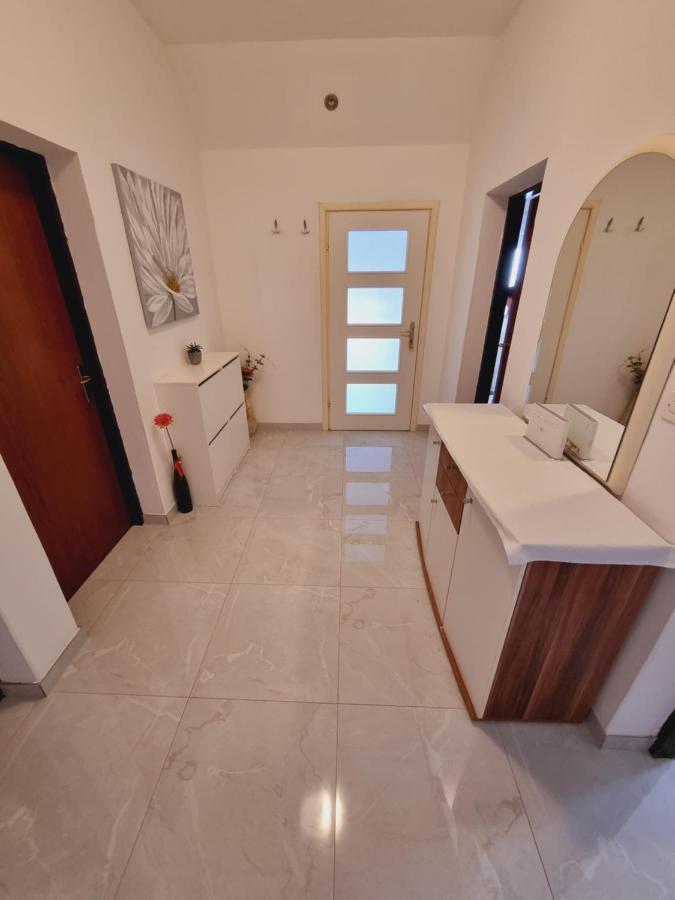 Apartments Lili 比奥格勒·纳·莫鲁 外观 照片