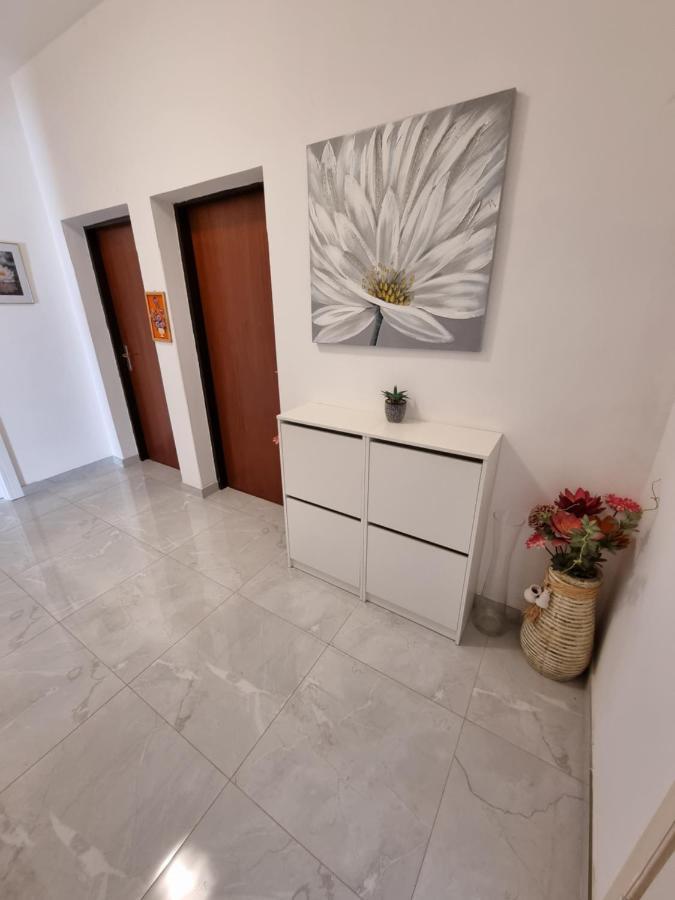 Apartments Lili 比奥格勒·纳·莫鲁 外观 照片